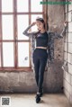 Beautiful Yoon Ae Ji poses glamor in gym fashion photos (56 photos) P5 No.8536db